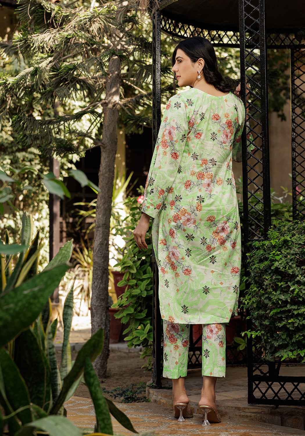 Verdant - 2 PC Stitched Lawn Suit - Zarasi.pk
