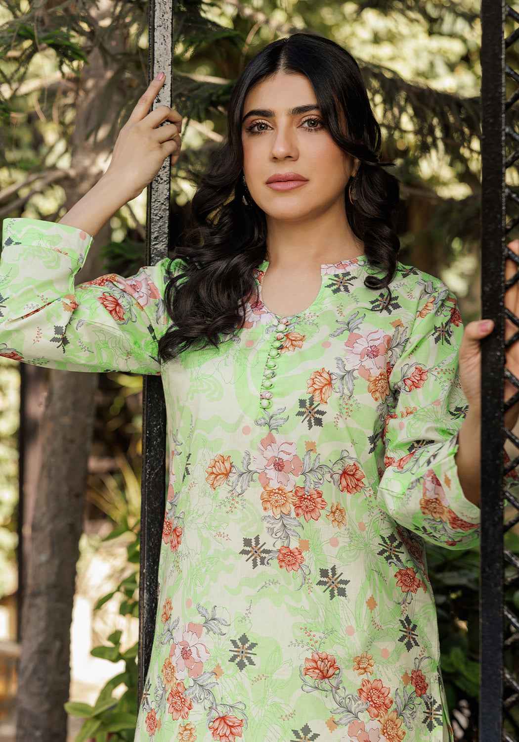 Verdant - 2 PC Stitched Lawn Suit - Zarasi.pk